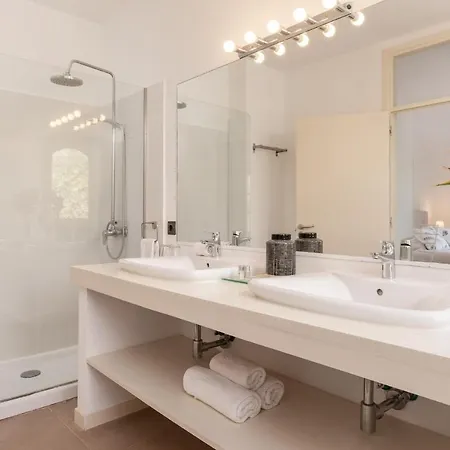 Villa Spacious, Well Appointed, In A Wonderful Raised Location And Stunning Sea Views Costa Adeje (Tenerife)
