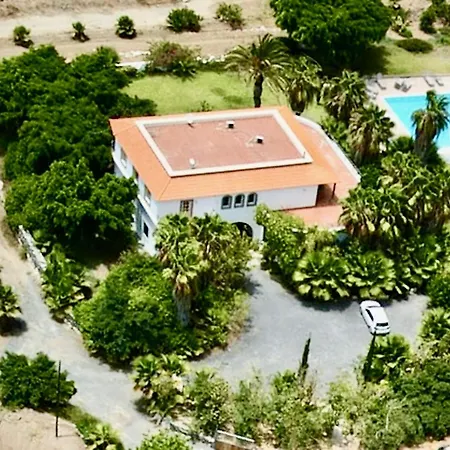 Spacious, Well Appointed, In A Wonderful Raised Location And Stunning Sea Views Villa