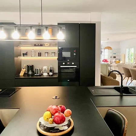 Spacious, Well Appointed, In A Wonderful Raised Location And Stunning Sea Views Costa Adeje (Tenerife)