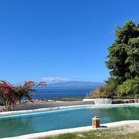 Villa Spacious, Well Appointed, In A Wonderful Raised Location And Stunning Sea Views